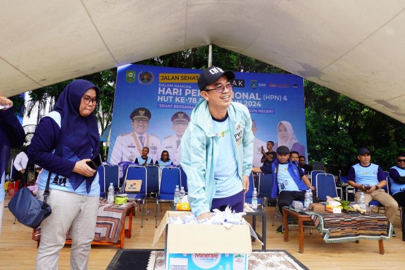 Ribuan Masyarakat Padati Jalan Santai PWI Siak, Ratusan Doorprize Disiapkan